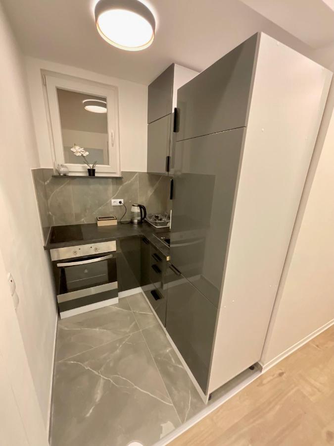 Best Central Apartment - Am Marktplatz - Up To 5 - Next To Frankfurt And Hanau - Coffee And Snacks - Netflix, Prime, Disney Nidderau Exterior foto