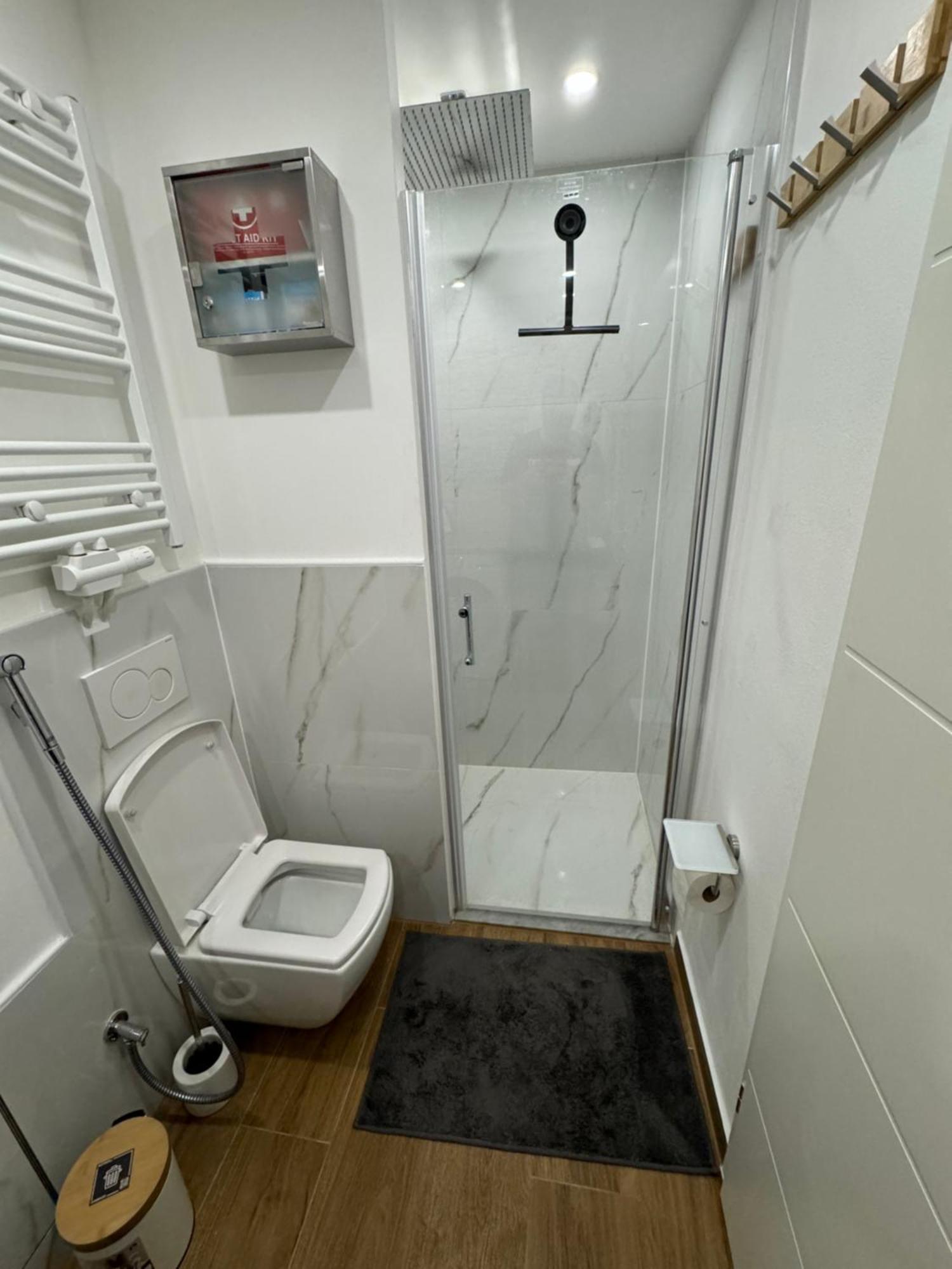 Best Central Apartment - Am Marktplatz - Up To 5 - Next To Frankfurt And Hanau - Coffee And Snacks - Netflix, Prime, Disney Nidderau Exterior foto