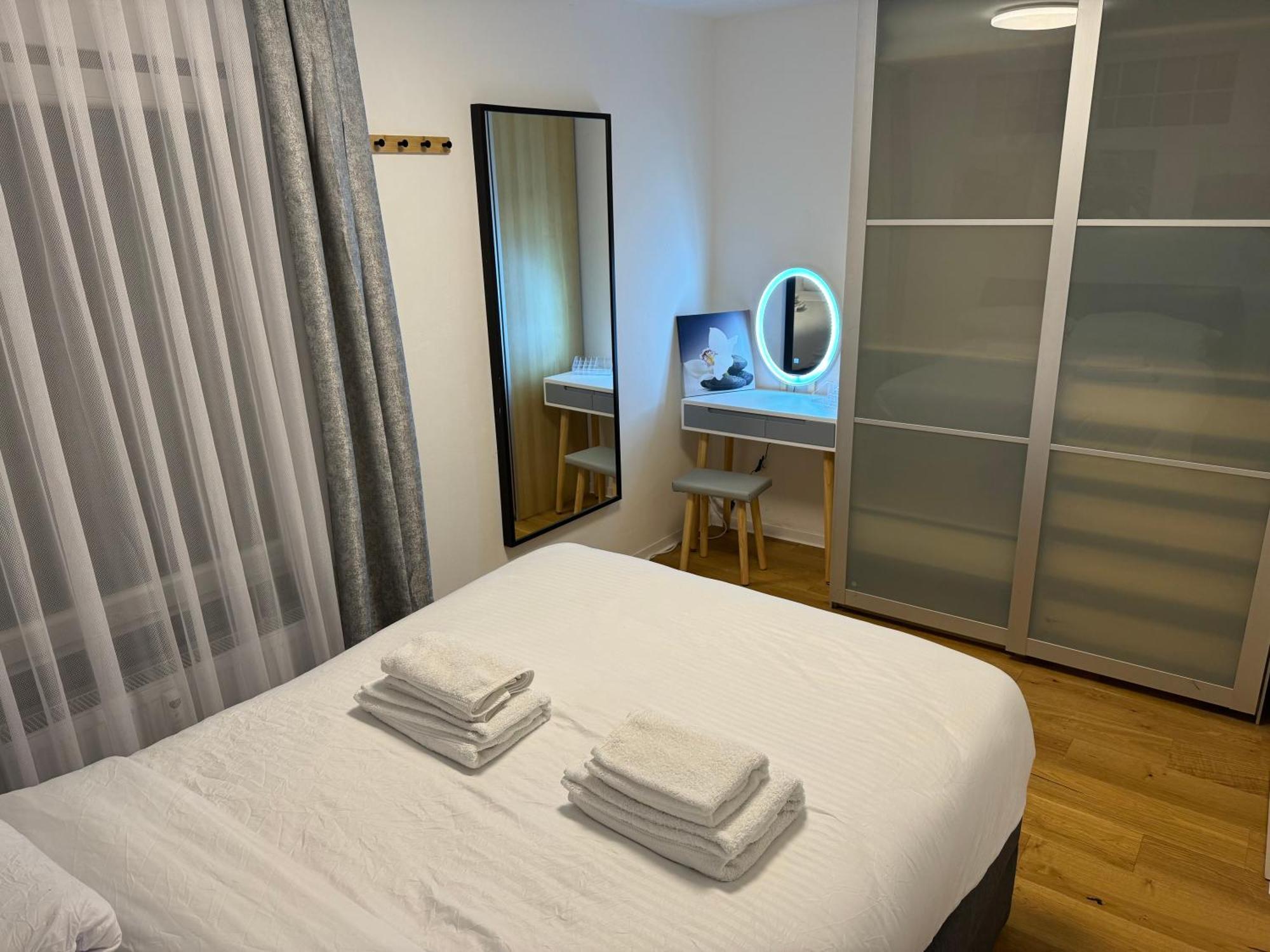Best Central Apartment - Am Marktplatz - Up To 5 - Next To Frankfurt And Hanau - Coffee And Snacks - Netflix, Prime, Disney Nidderau Exterior foto