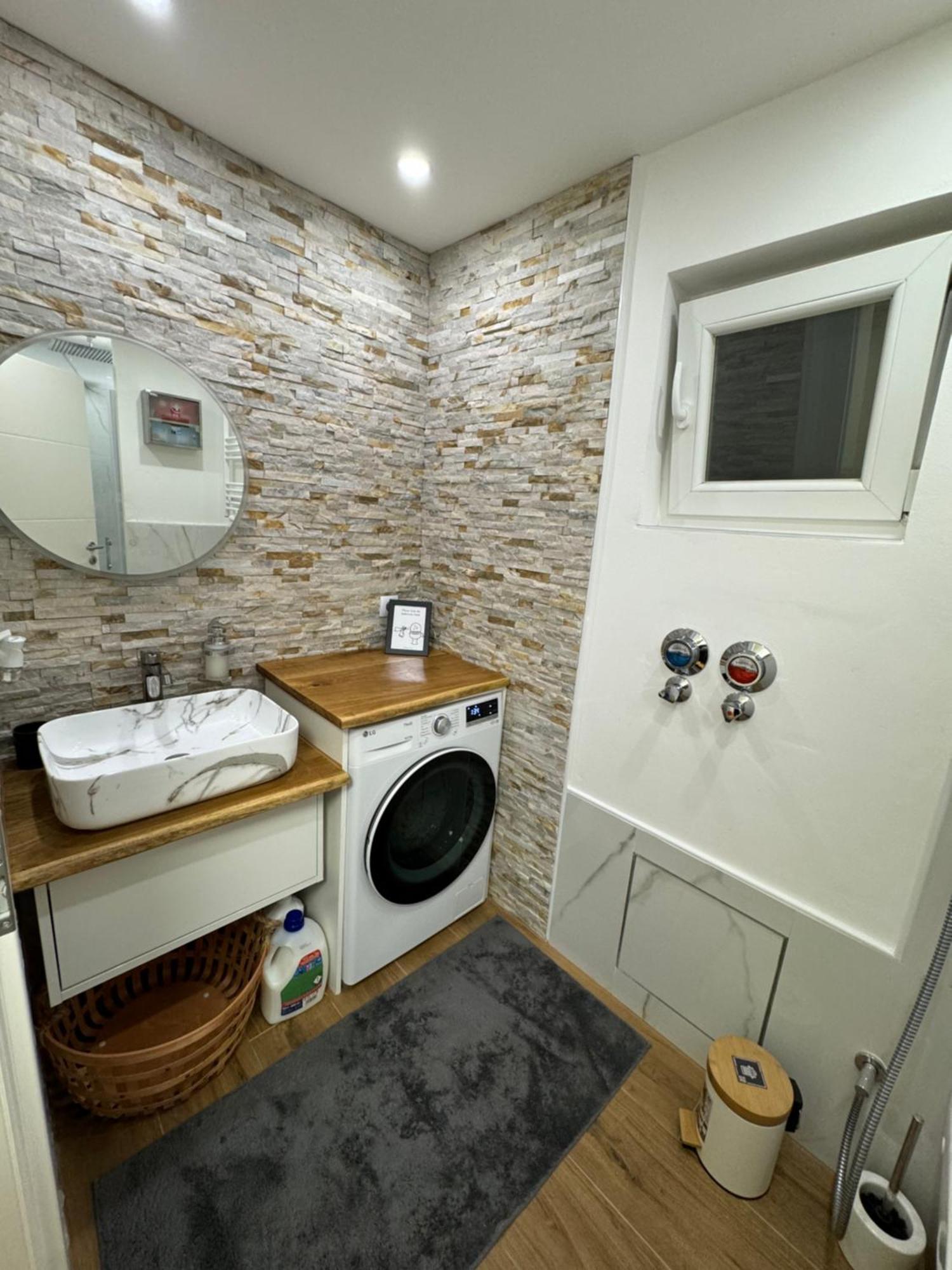 Best Central Apartment - Am Marktplatz - Up To 5 - Next To Frankfurt And Hanau - Coffee And Snacks - Netflix, Prime, Disney Nidderau Exterior foto